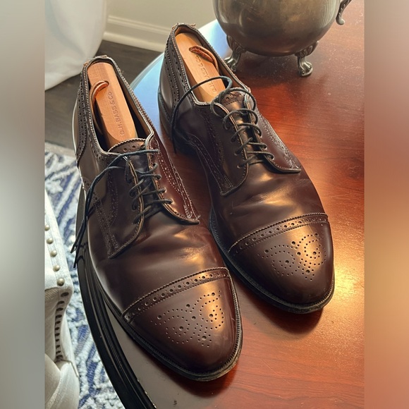 Allen Edmonds Other - Allen-Edmonds handcrafted men’s dress shoe.  Size 10 E in excellent condition.